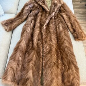 Luxurious Brown Vintage Fur Coat